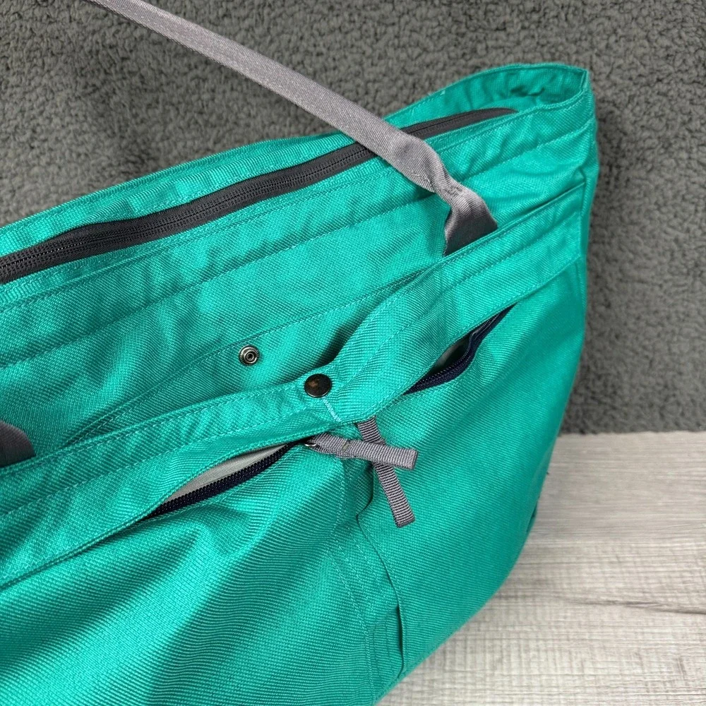 Patagonia Transport Tote 20L Green Laptop Bag Travel Briefcase Padded 49460‎